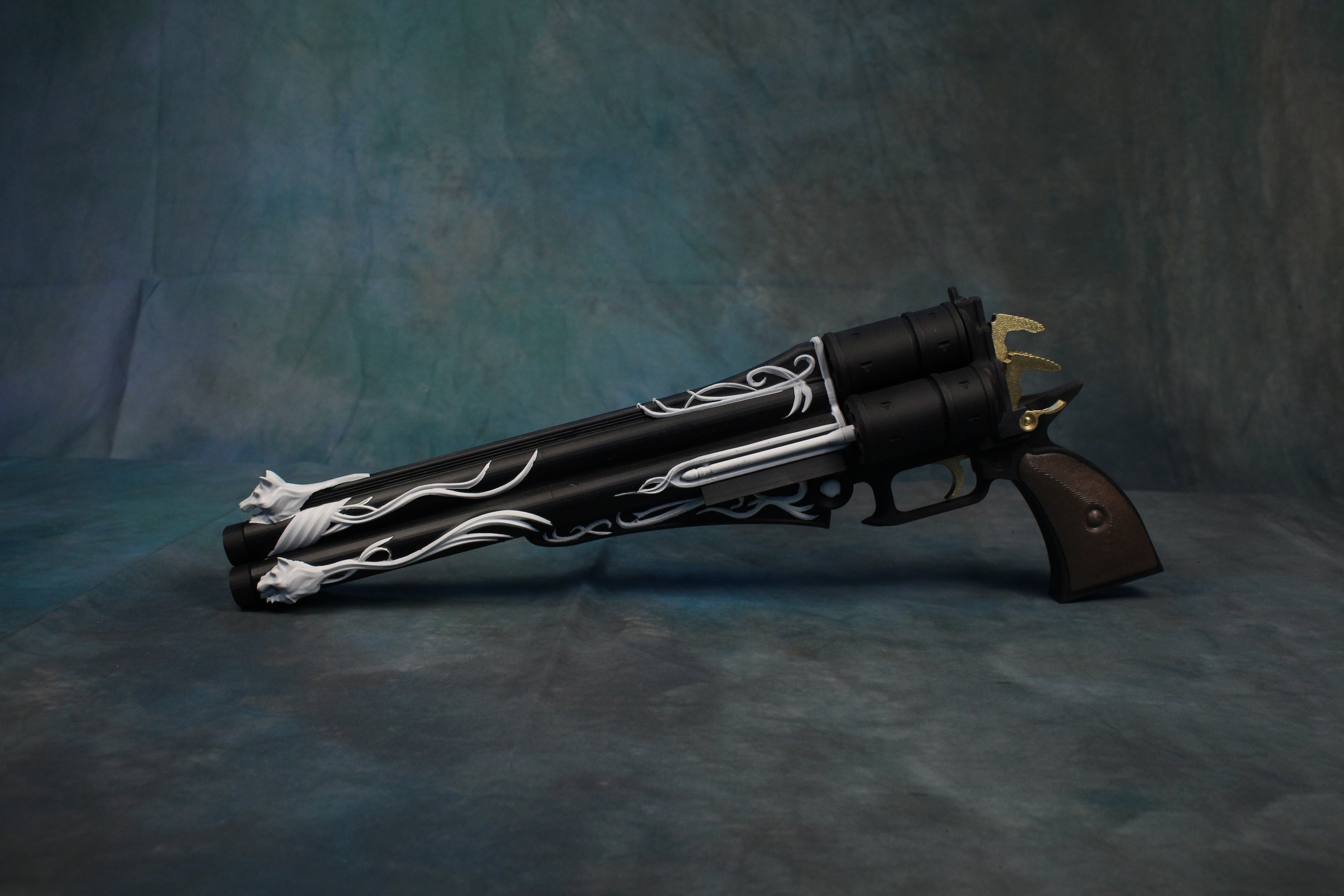 Vincent Cerberus Final Fantasy VII 1:1 Cosplay Item Stand Included