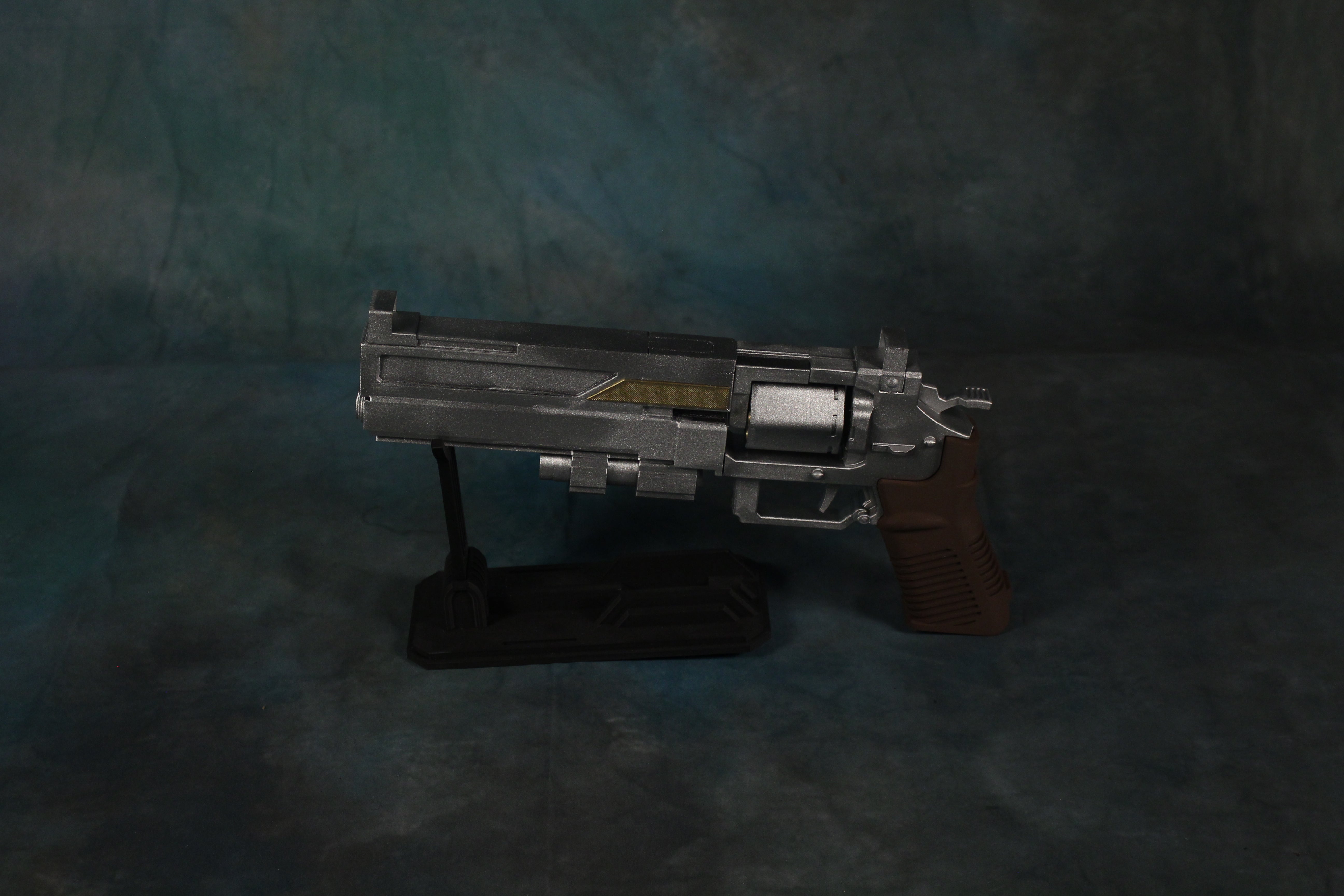 P-4 Senator Helldivers 2 1:1 Cosplay Prop