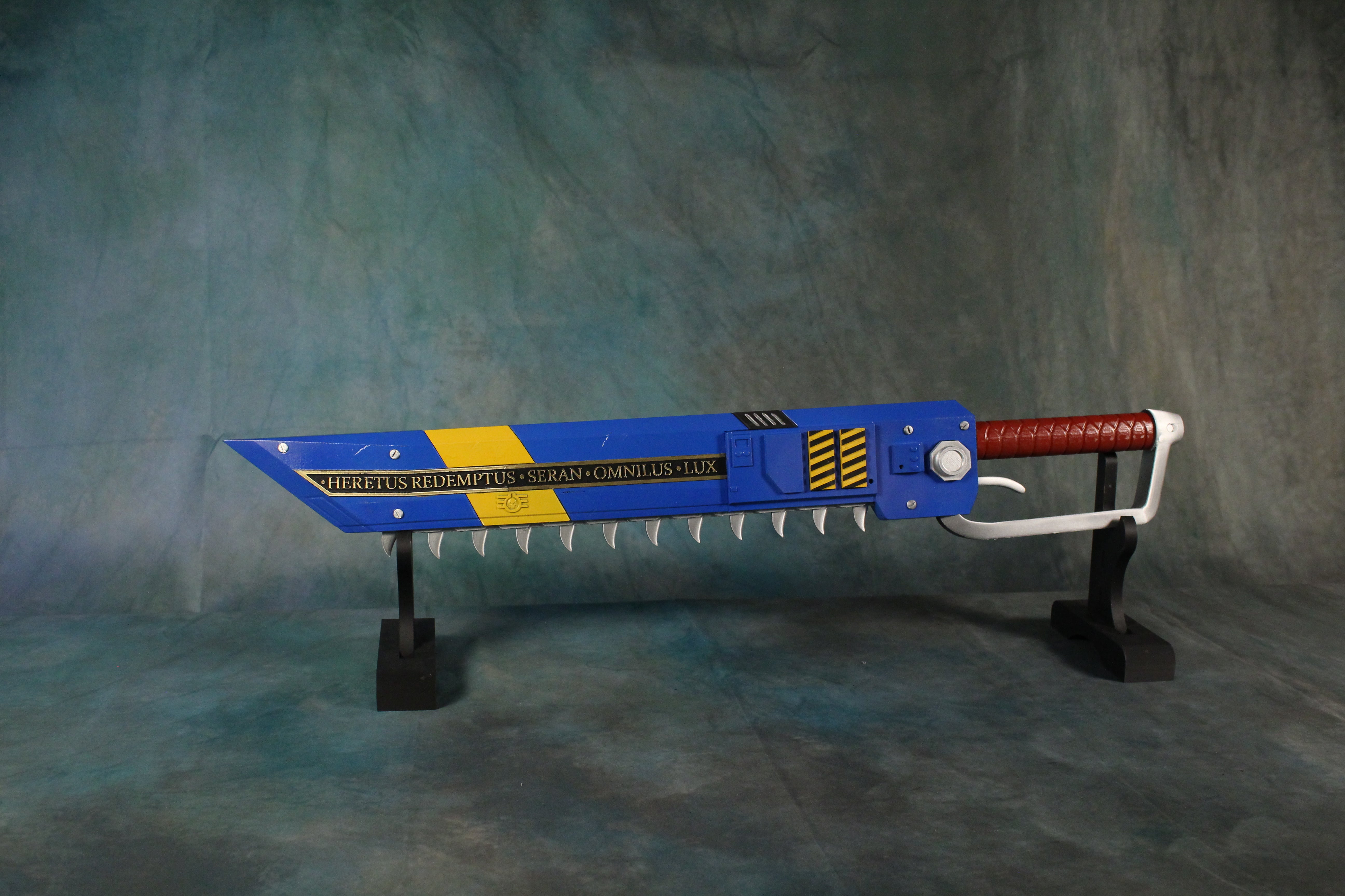 Chainsword Warhammer 40K 1:1 Cosplay Item