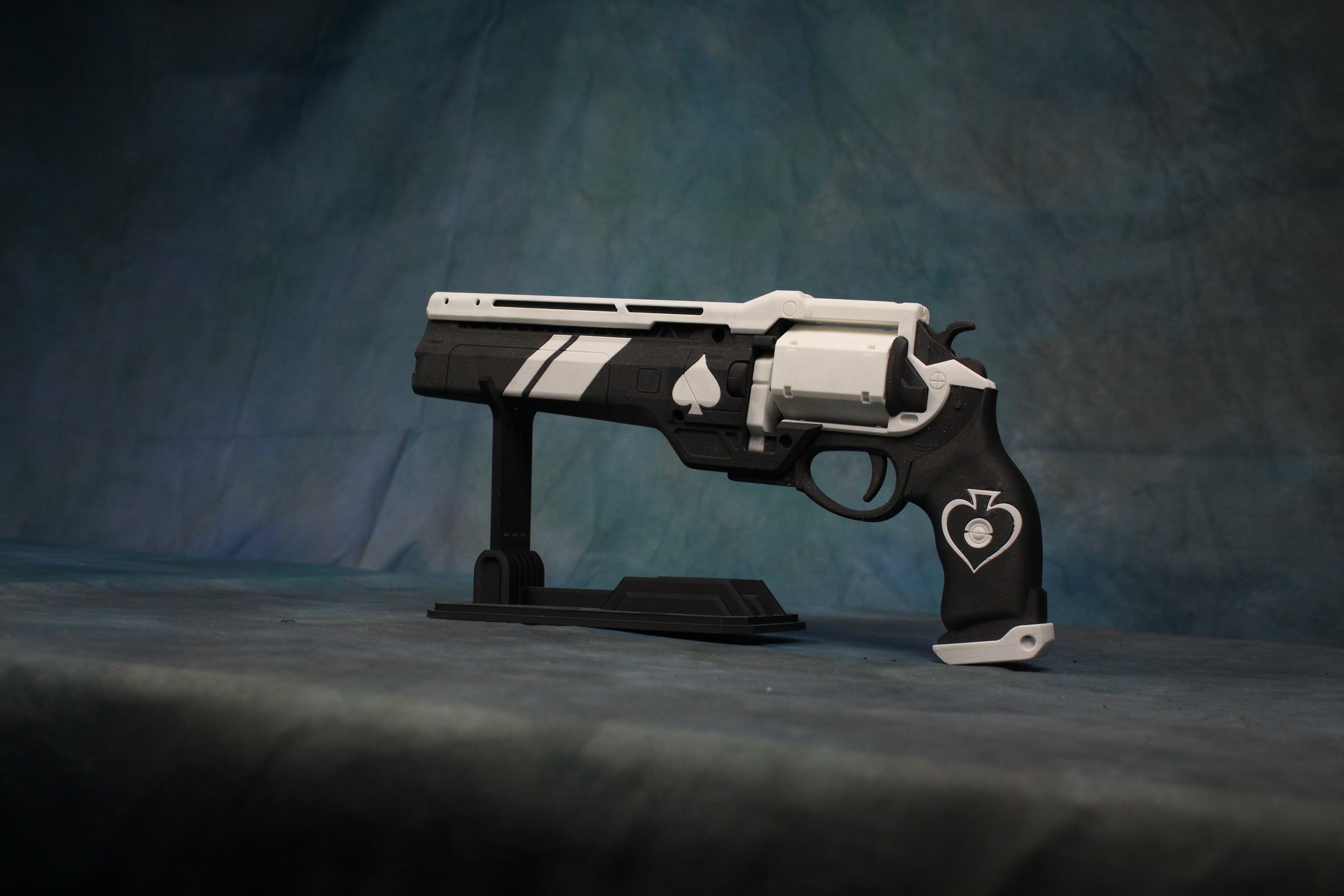 Ace of Spades Destiny 2 1:1 Cosplay Item Stand Included