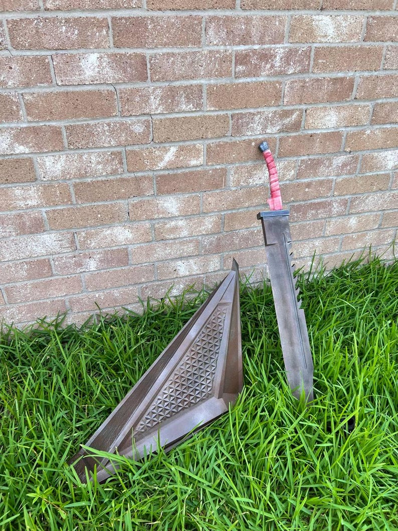 Pyramid Head Helmet Silent Hill 1:1 wearable cosplay prop replica - handmade by Lone Star Cosplay