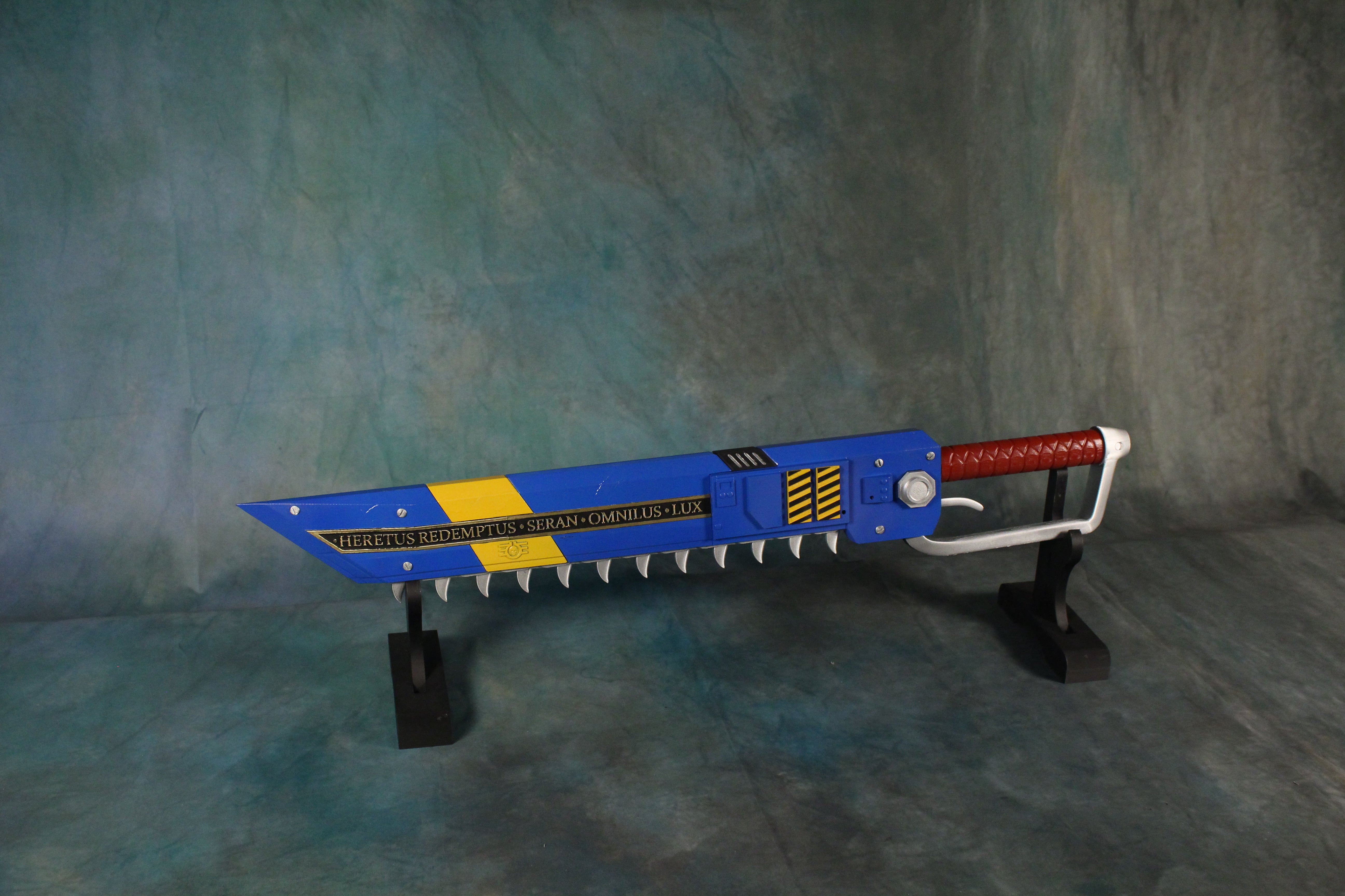 Chainsword Warhammer 40K 1:1 Cosplay Item