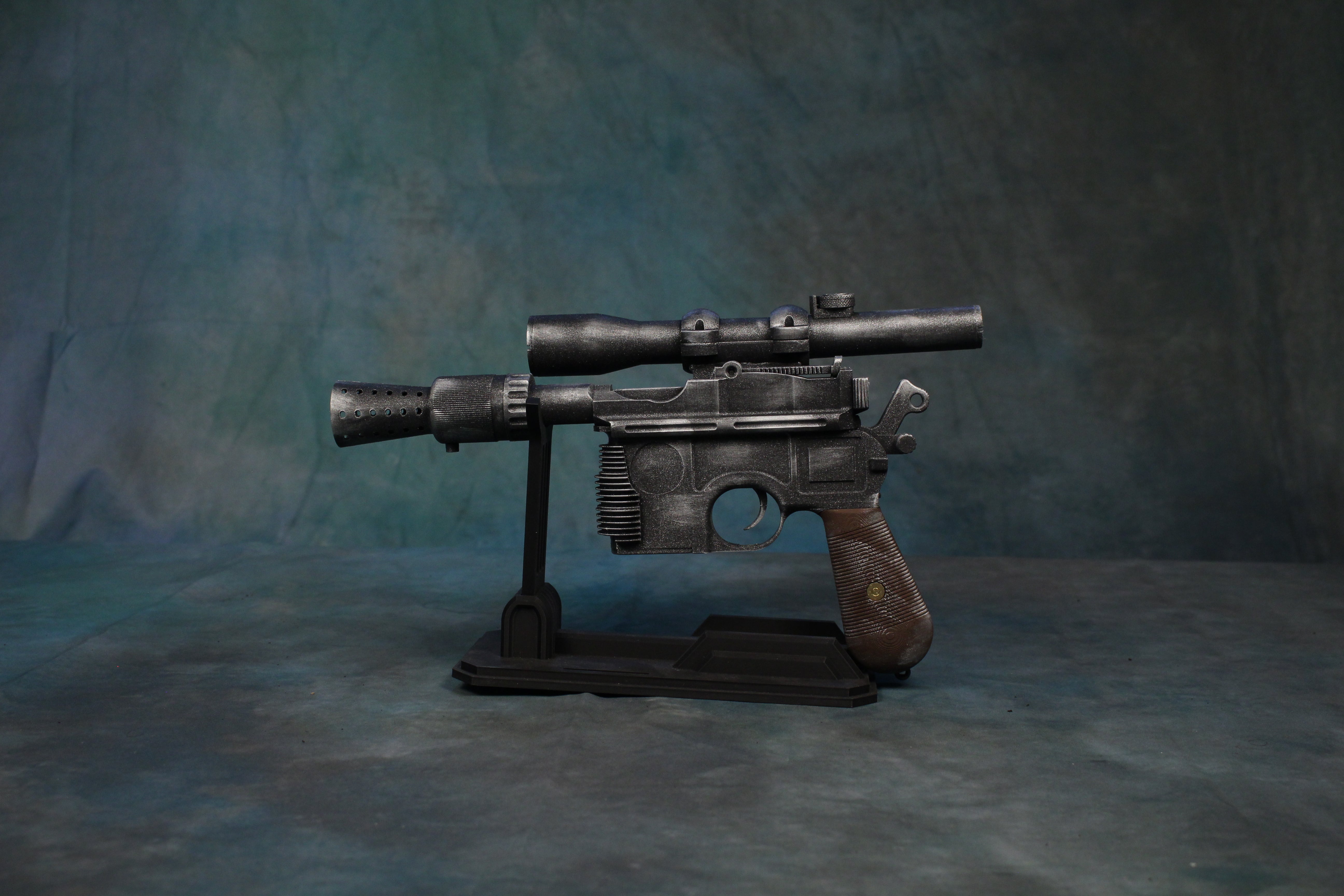 Han Solo DL-44 Star Wars Cosplay