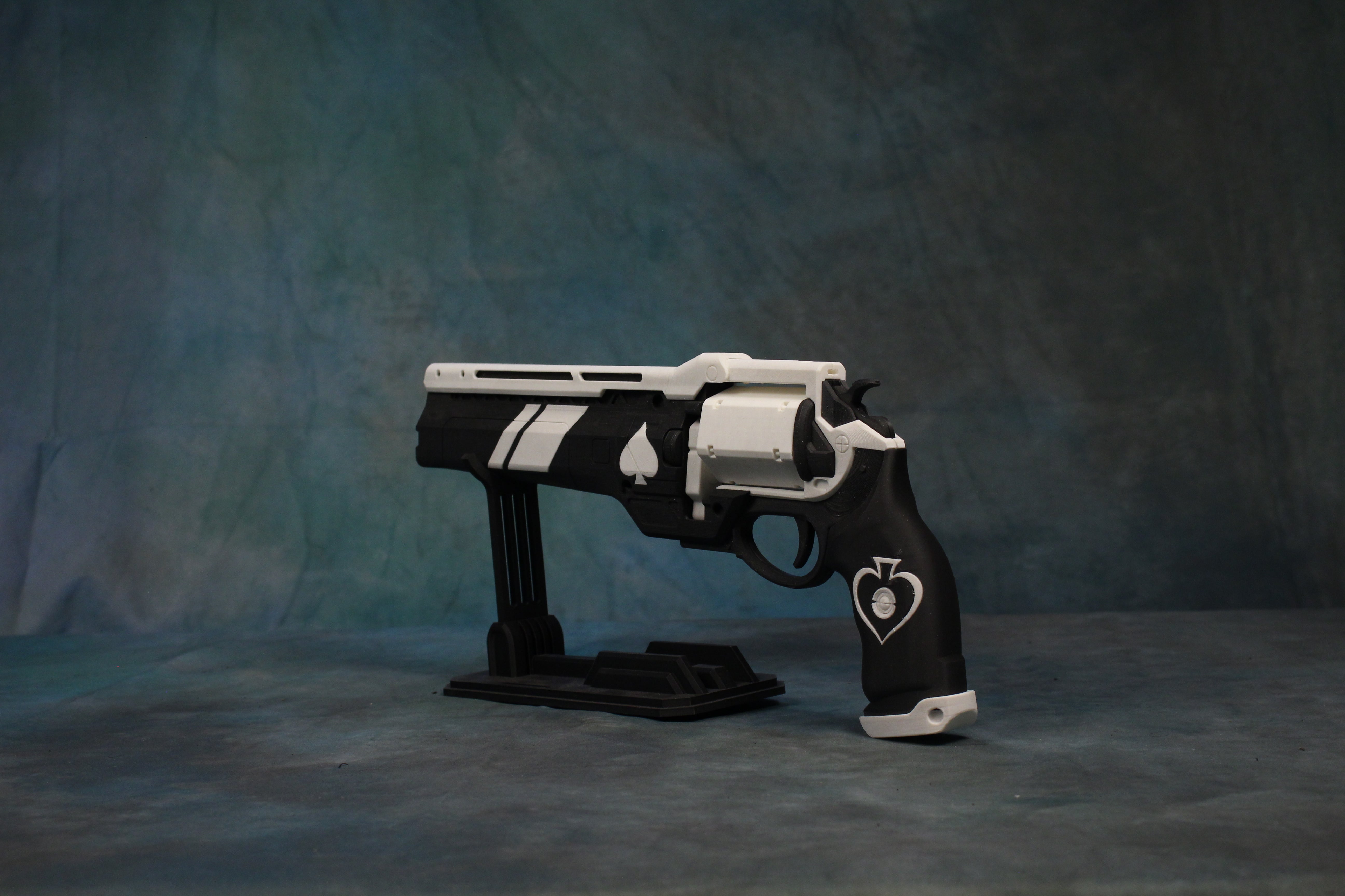Ace of Spades Destiny 2 Cosplay