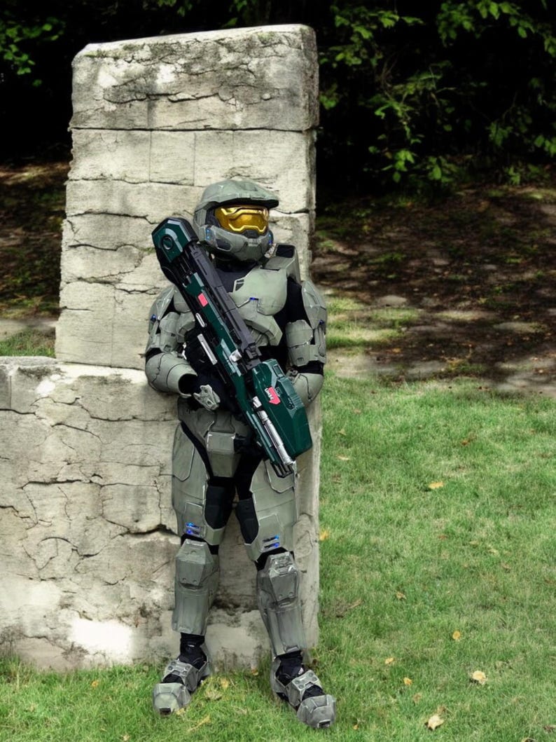 Halo Masterchief armor wearable cosplay suit outdoors