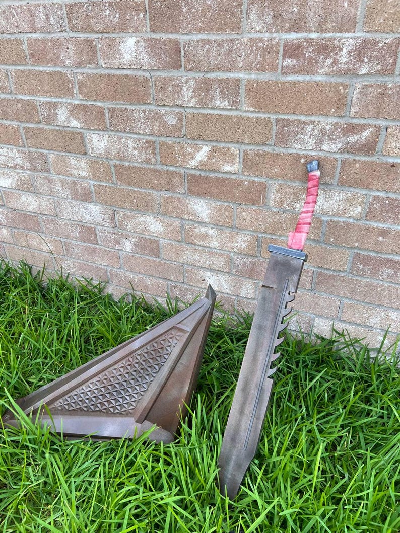 Pyramid Head helmet silent hill cosplay side view