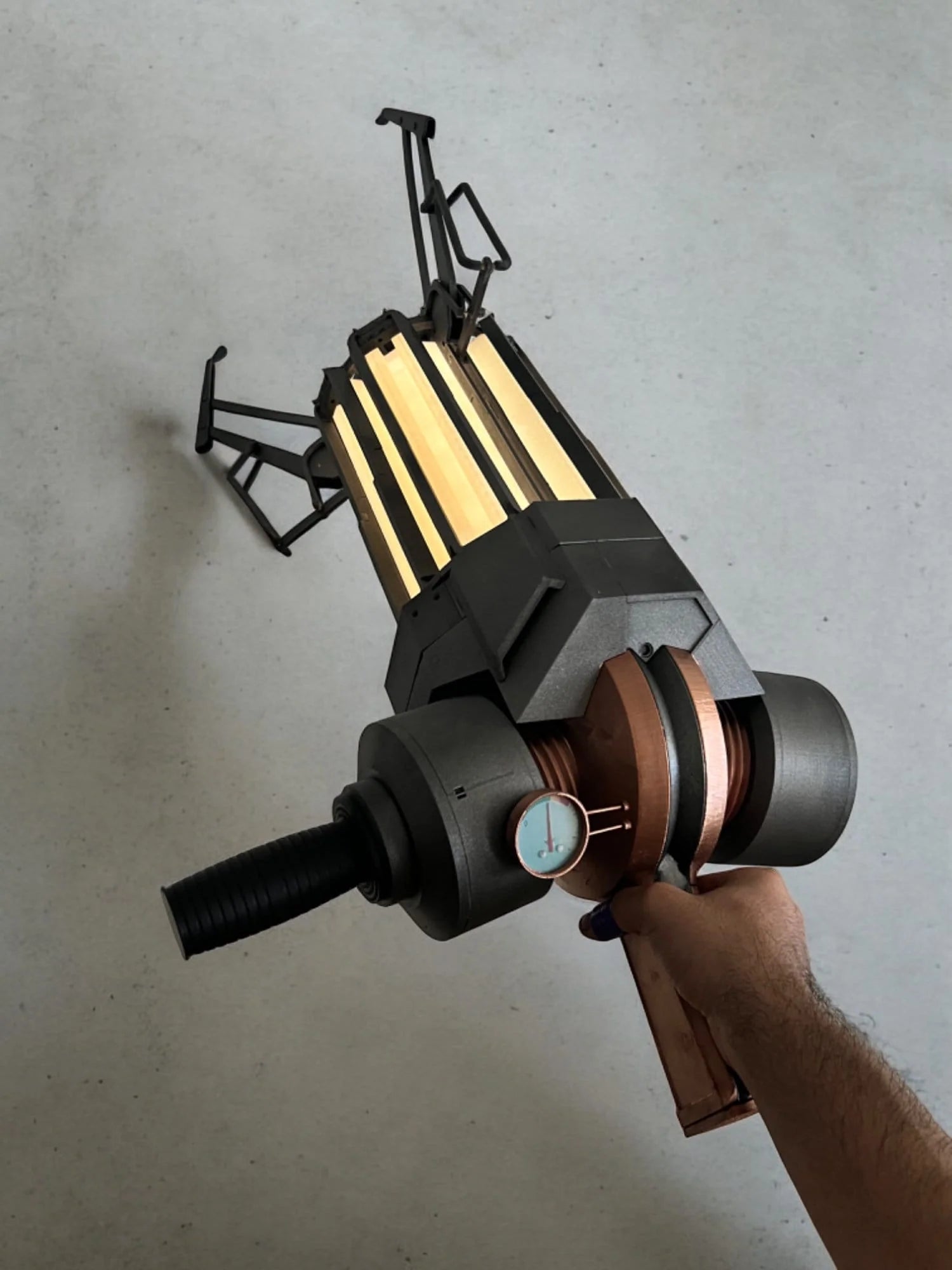 Gravity Gun 1:1 Cosplay Item