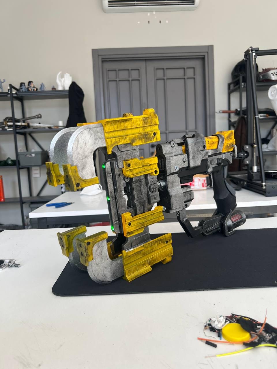 Plasma Cutter Dead Space 1:1 cosplay replica - side view
