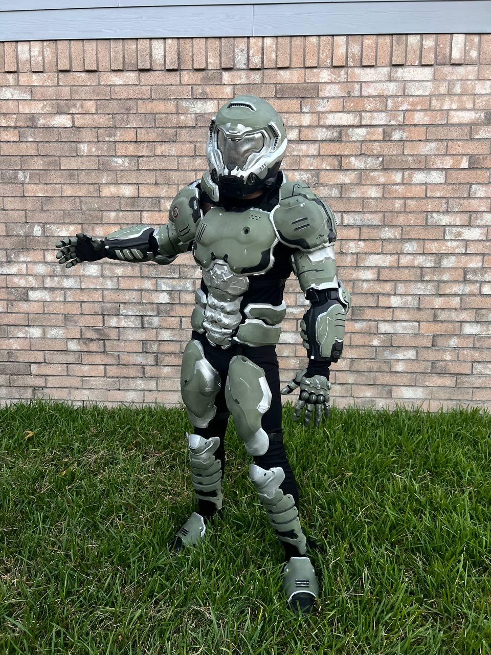 Doom Slayer Armor V2 space marine style full body