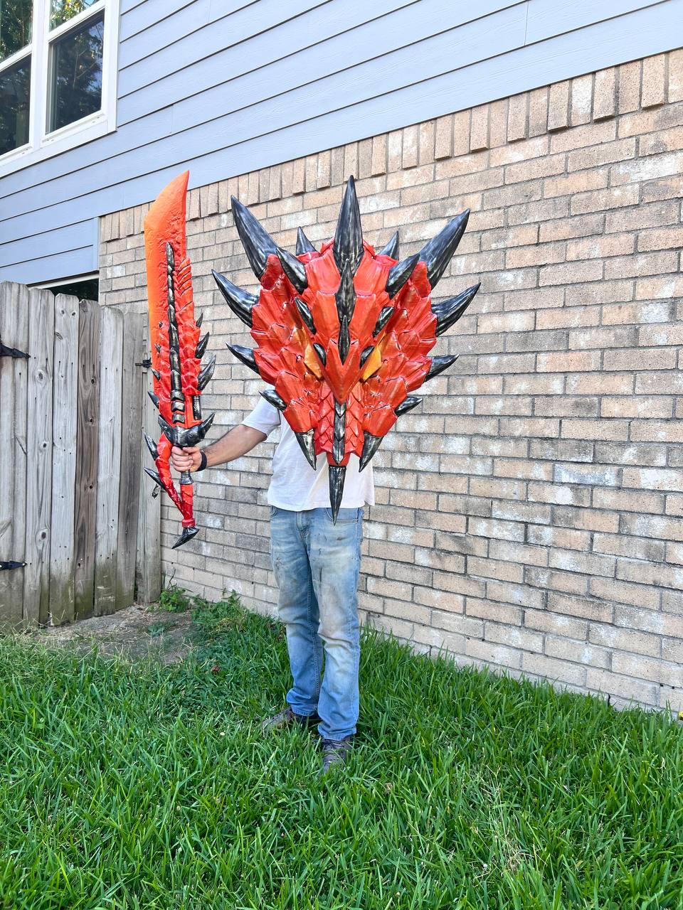 Halberion serrated blade with dragon head shield